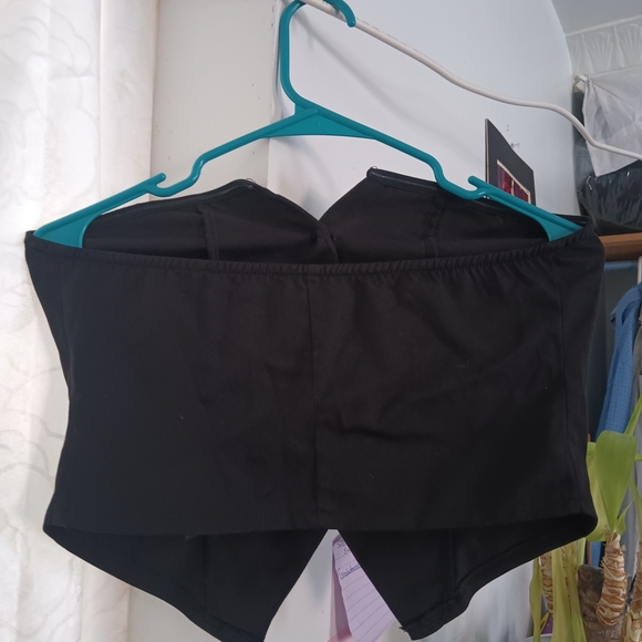 Black Strapless Buttoned Top - Picture 5 of 7